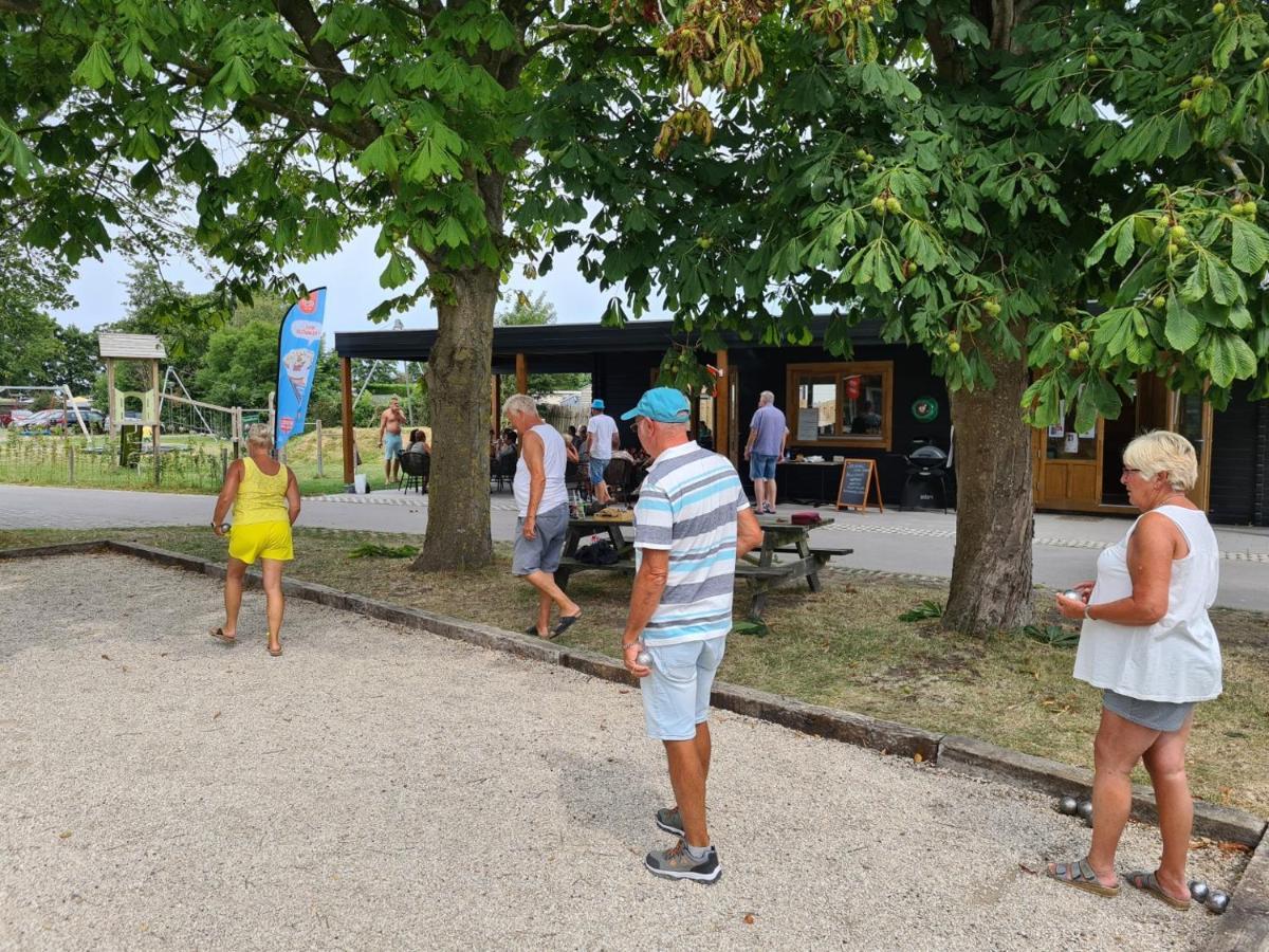 Chalet 3A Op Recreatiepark De Wielen Sint Maarten Exterior foto